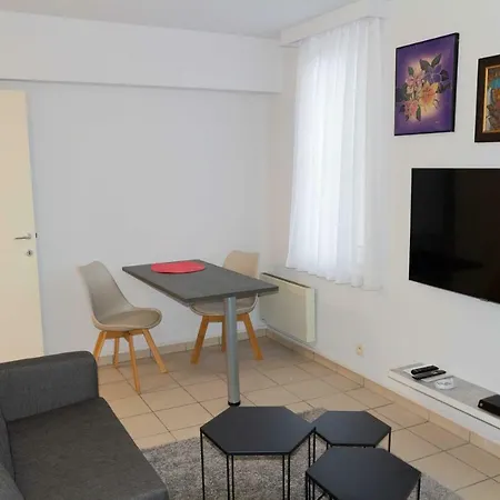 Apartment Renovated In Center Antwerp